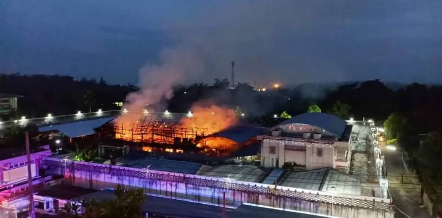 Tajlandia: bunt w więzieniu. Osadzeni domagają się lepszej opieki medycznej dla osób chorych na COVID-19
