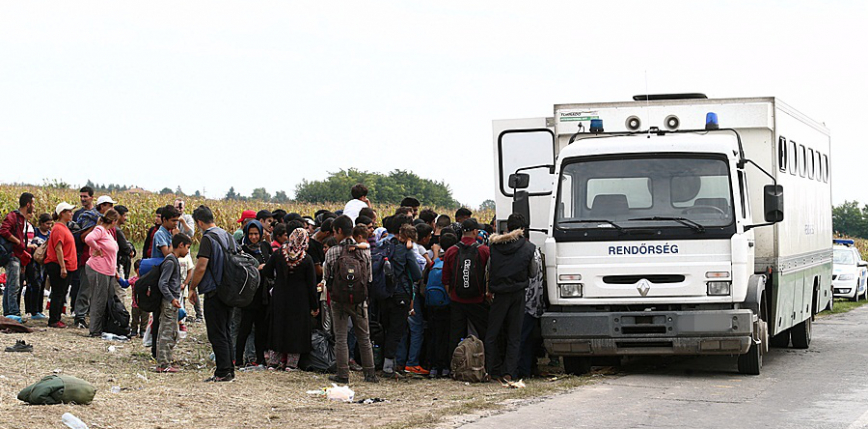 Meksyk: zatrzymano 3 ciężarówki, w których podróżowało ponad 300 migrantów