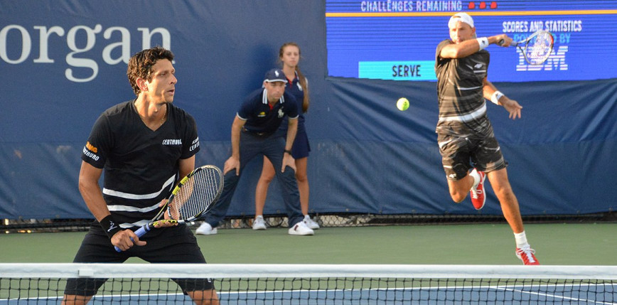 Tenis - ATP Winston Salem: Kubot i Melo w półfinale