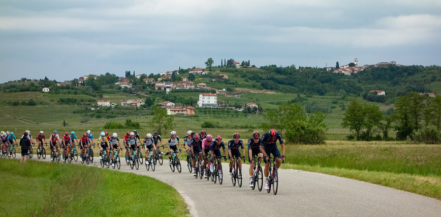 Giro d'Italia: Lennard Kämna z etapem, Juan Pedro Lopez z koszulką lidera