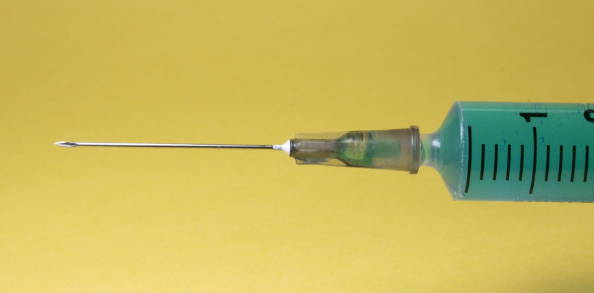 Farmaceuta z Wisconsin zniszczył setki szczepionek na COVID-19