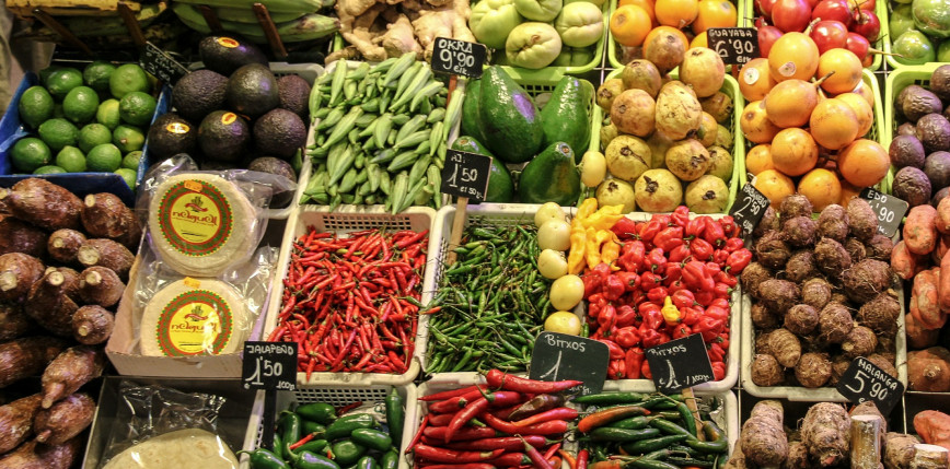 Francja: w życie wchodzi zakaz pakowania owoców i warzyw w plastik