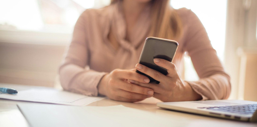 Twój telefon staje się cyfrową szafą na dokumenty: co naprawdę warto przechowywać offline?