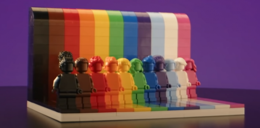 „Każdy jest wspaniały”: pierwszy zestaw LEGO nawiązujący do społeczności LGBTQ+