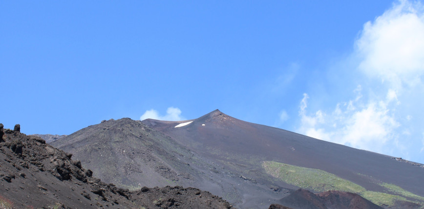 Paraliż komunikacyjny na Sycylii: Erupcja wulkanu uziemiła tysiące podróżnych