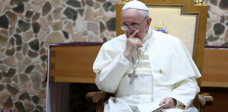 Papież: „szczekanie NATO pod drzwiami Rosji” mogło być powodem ataku na Ukrainę
