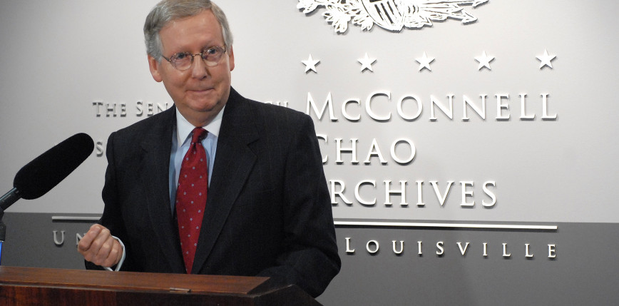 „Mitch kills the poor" – dom Mitcha McConnella