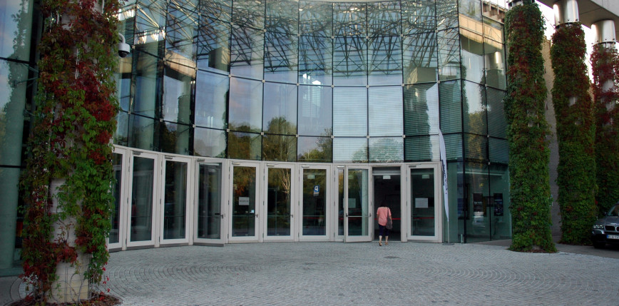 Białystok przedstawia ławki publiczne wykonane z kartonów z recyklingu