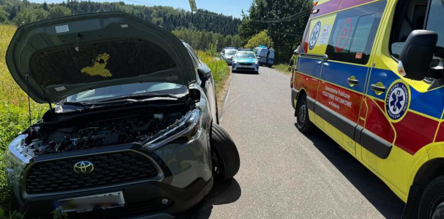 Wypadek w Bieździedzy. Dwie osoby trafiły do szpitala