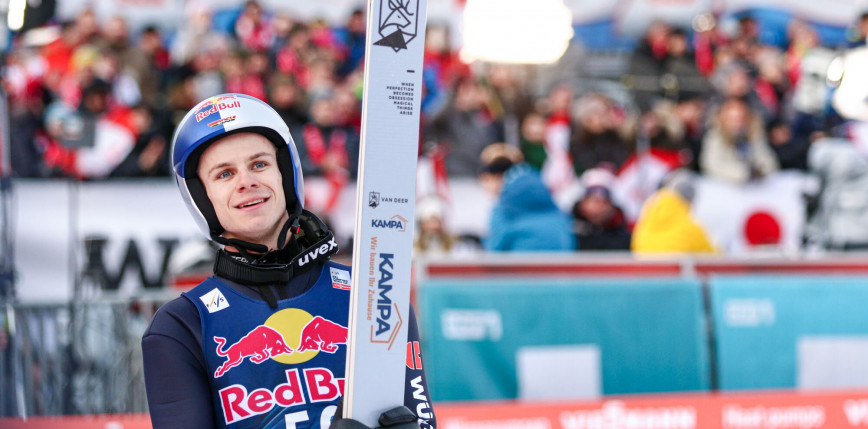 Skoki narciarskie – PŚ: triumf Wellingera w Rasnovie, Polacy poza czołową dziesiątką