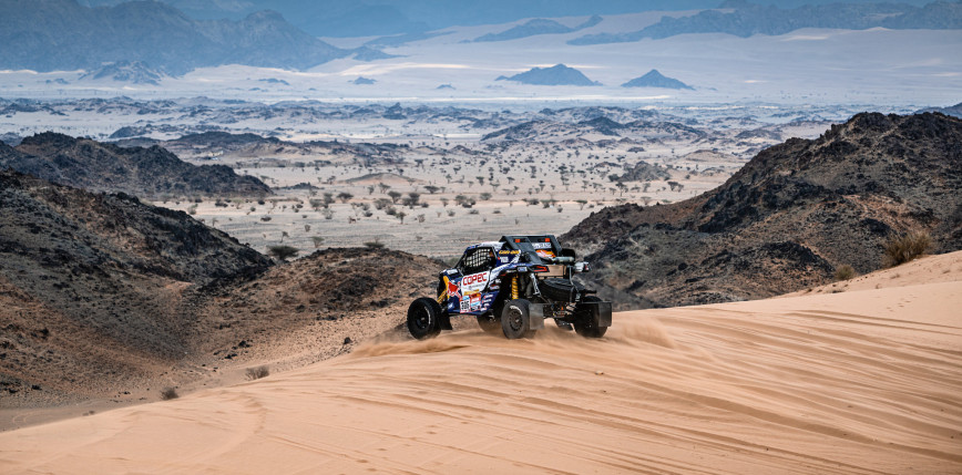 Rajd Dakar: Loeb najlepszy na czwartym etapie, czołowe zderzenie Marka Goczała