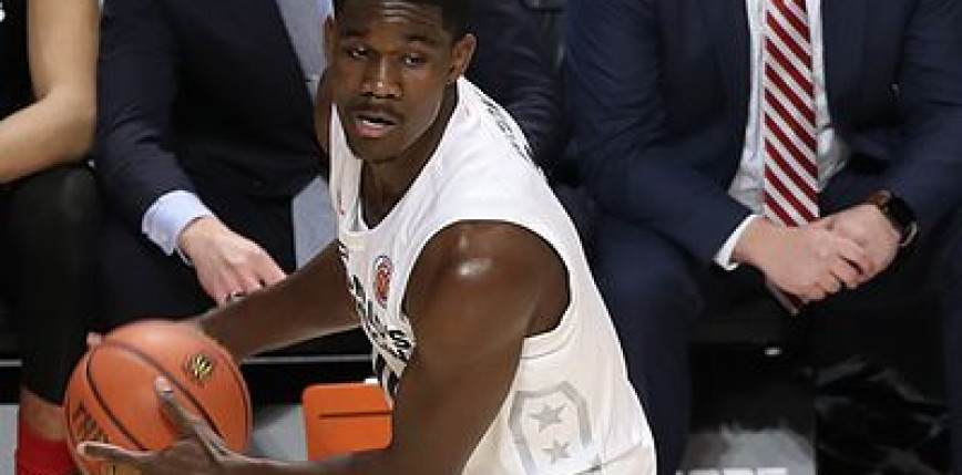 NBA: zwycięski wsad Aytona, Suns prowadzą 2:0