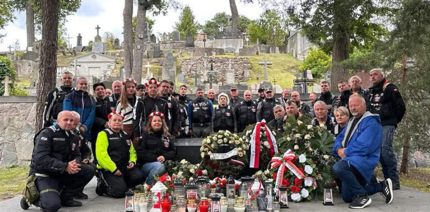 Motocyklowy rajd pamięci – Polacy odwiedzili ślady Armii Andersa w Iranie