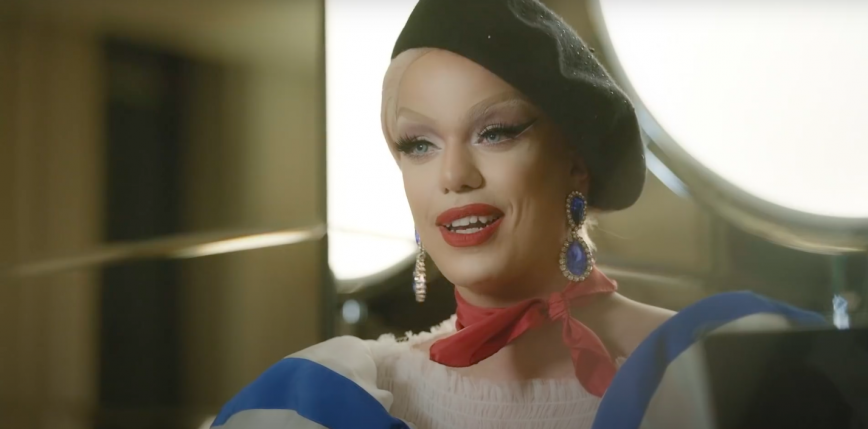 Nicky Doll prowadzącą Drag Race France