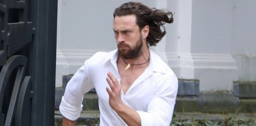 Aaron Taylor-Johnson na planie filmowego "Kravena Łowcy"