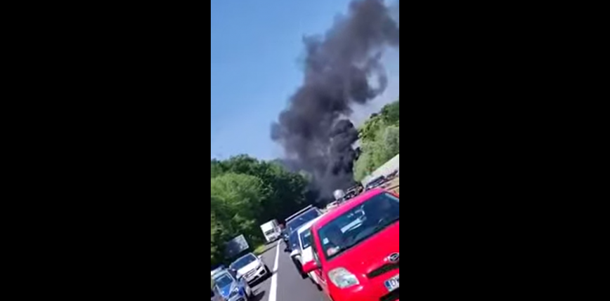 Pożar czołgów na autostradzie A6