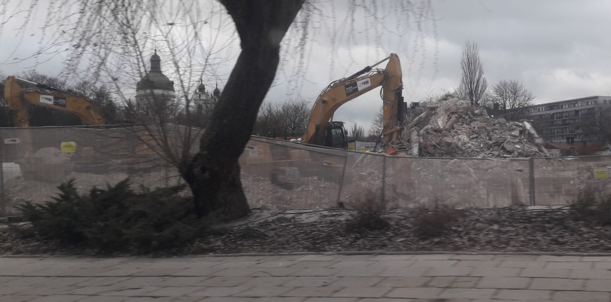 Warszawa: kończy się wyburzanie Czarnego Kota