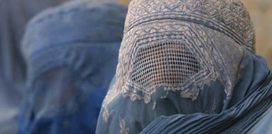 Afganistan: nakazano kobietom nosić burki