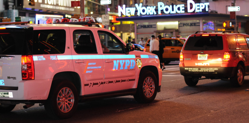 Nowy Jork: mężczyzna rzucił w policjantów wybielaczem i koktajlem Mołotowa