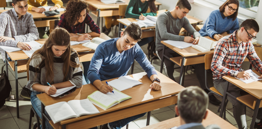 Edukacja zdrowotna w szkołach - czego oczekują Polacy i dlaczego seniorzy popierają zmiany?