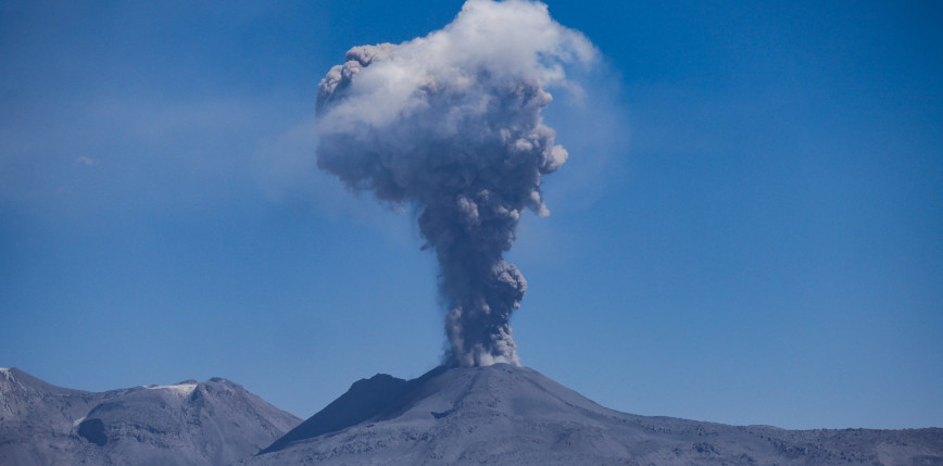 Indonezja: przebudzenie wulkanu i ewakuacja ponad 500 osób