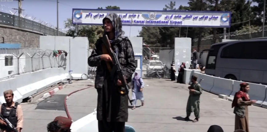 Afganistan: zagrożenie terrorystyczne na lotnisku w Kabulu