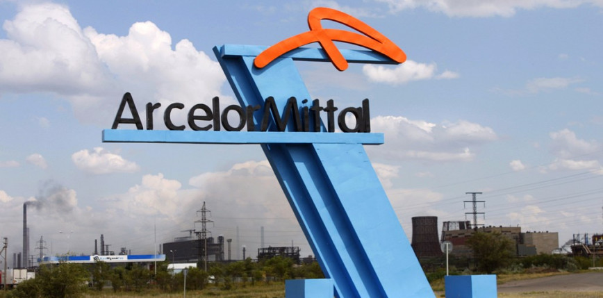 Włochy: mężczyzna zwolniony z ArcelorMittal za post na Facebooku