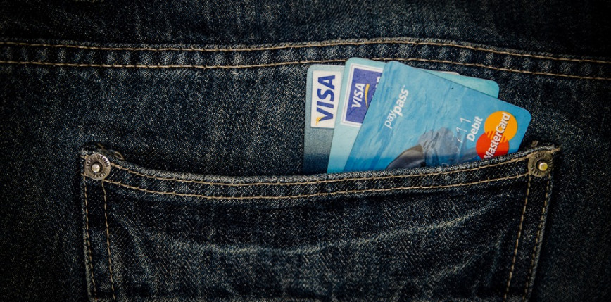 Visa i Mastercard zawieszają działalność w Rosji