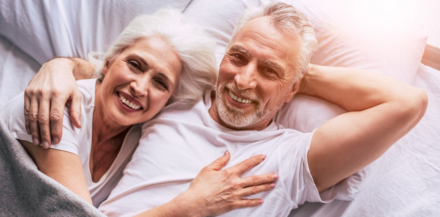 Osoby starsze doświadczają więcej pozytywnych emocji podczas pandemii COVID-19