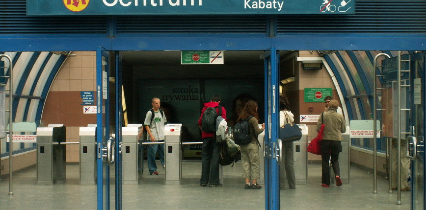 Pożar na stacji metra Racławicka wstrzymał linię M1