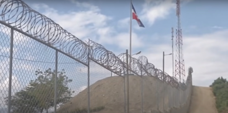 Dominikana stawia 4-metrowe ogrodzenie na granicy z Haiti