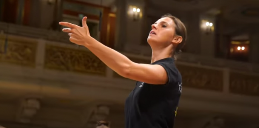 Kobieta po raz pierwszy dyryguje orkiestrą na Festiwalu Richarda Wagnera