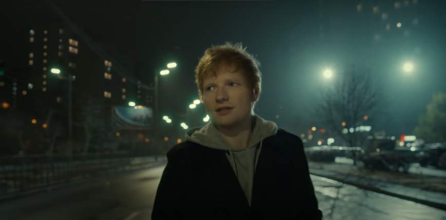 Ed Sheeran prezentuje klip do piosenki "2step", z którego dochód zostanie przekazany na pomoc Ukrainie