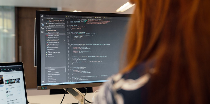 Czy AI może zakochać się w użytkowniku? Psychologowie komentują