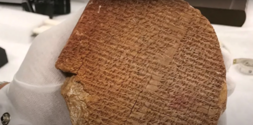 Starożytna tabliczka Gilgamesza skonfiskowana przez władze USA