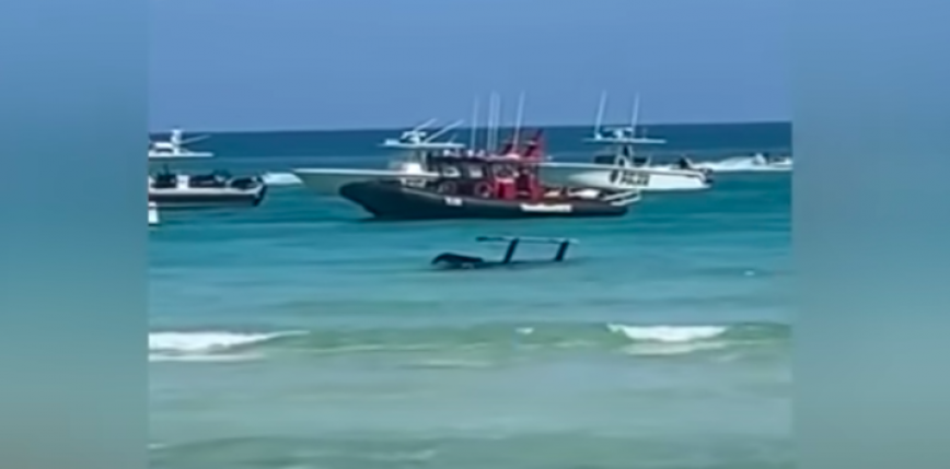 USA: helikopter spadł do wody kilka metrów od kąpiących się ludzi