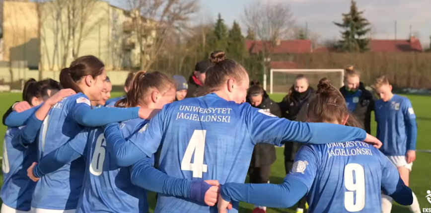 Piłka nożna kobiet: siedem goli w Krakowie - Górnik wygrywa batalię z "Jagiellonkami"