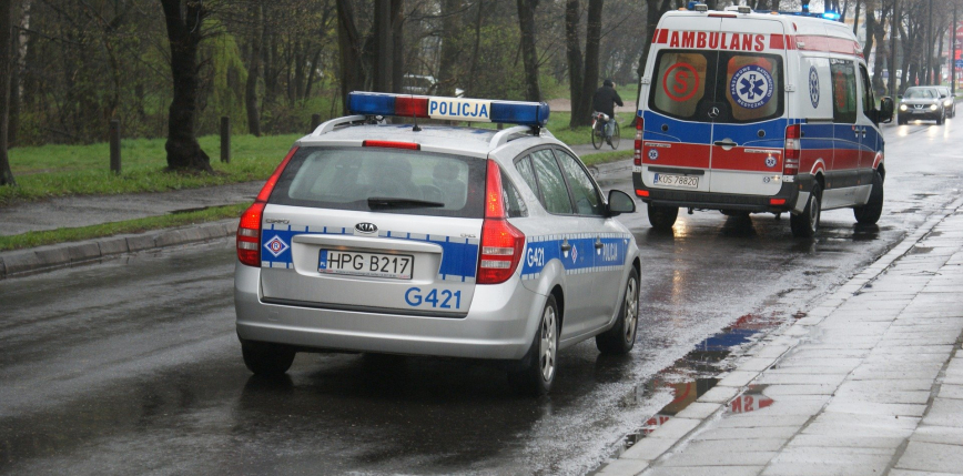 15-latka potrącona na drodze Radomice–Ośmiałowo. Nastolatka w ciężkim stanie trafiła do szpitala